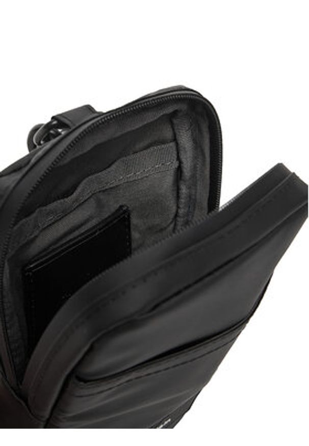 Calvin Klein Saszetka Utility Phone Crossbody LV04D1136G Czarny. Kolor: czarny. Materiał: materiał