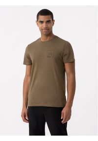 4f - 4F T-Shirt 4FAW23TTSHM0894 Brązowy Regular Fit. Kolor: brązowy. Materiał: bawełna
