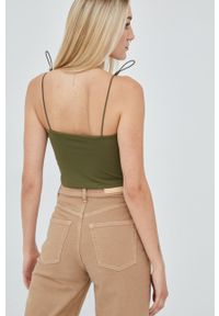 adidas Originals top Trefoil Moments damski kolor zielony. Kolor: zielony. Materiał: materiał, dzianina. Długość rękawa: na ramiączkach. Wzór: gładki #2