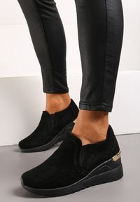 Born2be - Czarne Sneakersy Minnis. Nosek buta: okrągły. Kolor: czarny. Obcas: na koturnie. Wysokość obcasa: średni #1