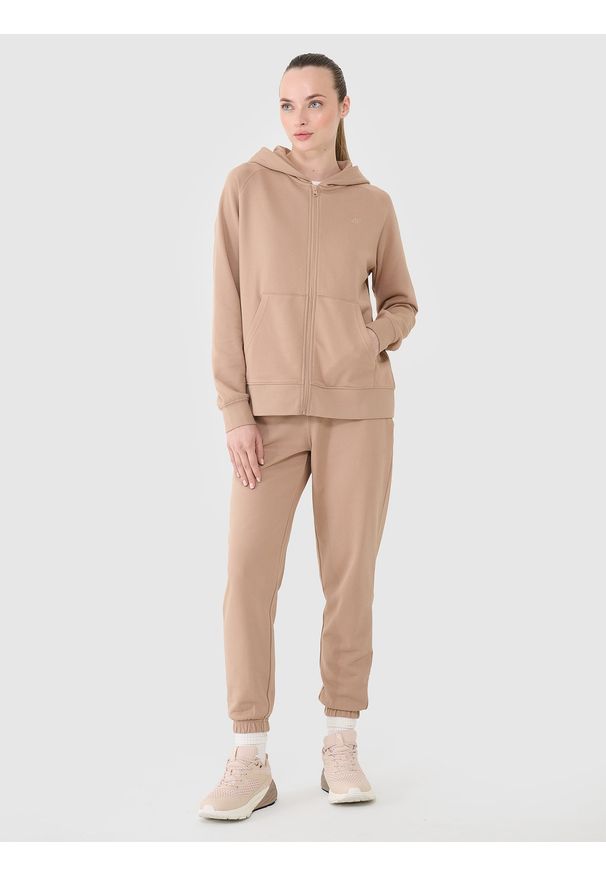 4f - 4F Spodnie dresowe joggery damskie - beżowe M. Kolor: beżowy. Materiał: dresówka. Wzór: gładki, ze splotem