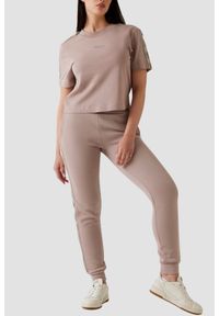Guess - GUESS Różowy bawełniany t-shirt damski z lampasami Britney, Rozmiar S. Okazja: na co dzień. Kolor: różowy. Materiał: bawełna. Styl: elegancki, casual, sportowy #2