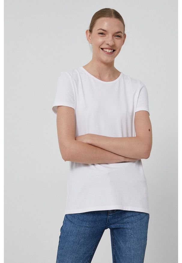 medicine - Medicine - T-shirt Basic. Okazja: na co dzień. Kolor: biały. Materiał: bawełna, dzianina. Wzór: gładki. Styl: casual