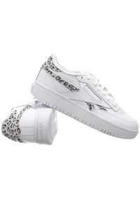 Buty damskie sportowe do chodzenia Reebok CLUB C DOUBLE REVENGE. Zapięcie: sznurówki. Kolor: biały. Materiał: tkanina, materiał, skóra, syntetyk. Szerokość cholewki: normalna. Model: Reebok Club. Sport: turystyka piesza