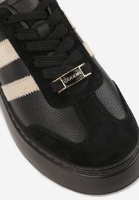 Born2be - Czarno-Beżowe Skórzane Sneakersy na Grubej Podeszwie z Geometrycznym Wzorem Rivimi. Okazja: na co dzień. Kolor: czarny. Materiał: skóra. Wzór: geometria #7