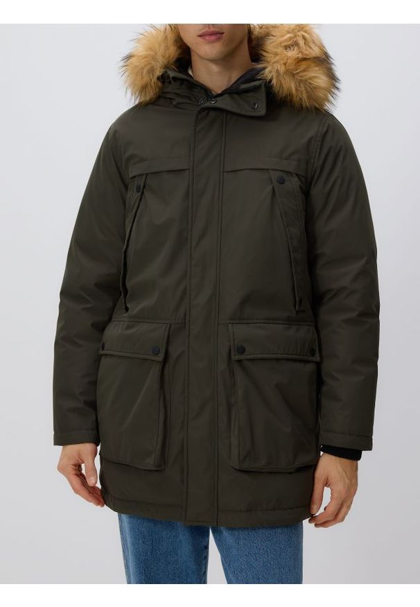 Reserved - Kurtka parka z kapturem - ciemnozielony. Typ kołnierza: kaptur. Kolor: zielony. Materiał: tkanina. Wzór: gładki