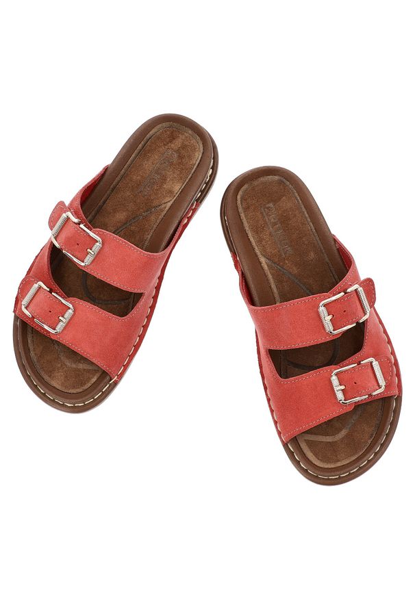 Czerwone Klapki Artiker Wygodne Obuwie Damskie. Okazja: na spacer, na co dzień. Kolor: czerwony. Materiał: zamsz. Sezon: lato. Styl: casual, wakacyjny