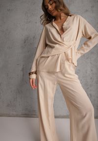 Renee - Beżowy Komplet z Wiskozy Spodnie Szerokie i Koszula z Ozdobnym Materiałem Airial. Kolor: beżowy. Materiał: wiskoza, materiał #1