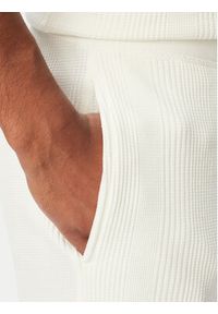 BOSS Szorty sportowe Structure Shorts 50540581 Kremowy Regular Fit. Kolor: kremowy. Materiał: syntetyk. Styl: sportowy #2