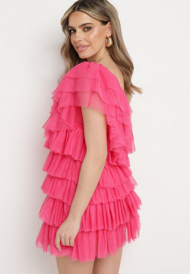 Born2be - Fuksjowa Sukienka Mini na Jedno Ramię Asymetryczna z Falbankami Nomenta. Typ kołnierza: kołnierz z falbankami. Kolor: różowy. Typ sukienki: asymetryczne. Długość: mini