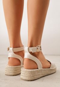 Born2be - Beżowe Sandały VICES na Grubej Podeszwie z Plecionki z Paskiem Wokół Kostki Doria. Zapięcie: pasek. Kolor: beżowy. Materiał: jeans. Sezon: lato #5