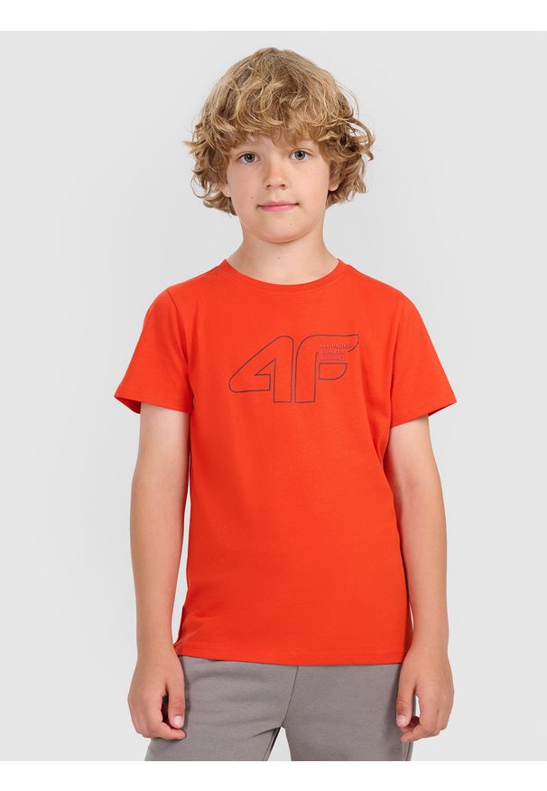 4f - 4F T-shirt regular z nadrukiem chłopięcy - czerwony 122 (6-7 lat). Okazja: na co dzień. Kolor: czerwony. Materiał: jersey, bawełna, materiał. Długość rękawa: krótki rękaw. Długość: krótkie. Wzór: nadruk. Sezon: lato. Styl: sportowy, klasyczny, casual