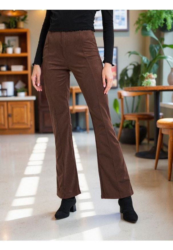 Sinsay - Spodnie flare - brązowy. Kolor: brązowy