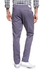 Wrangler - WRANGLER SPODNIE MĘSKIE CHINO CADET PURPLE W16LR333P. Materiał: materiał #10