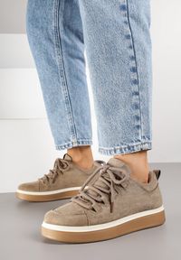 Born2be - Ciemnobeżowe Sneakersy na Kauczukowej Podeszwie Lurrive. Kolor: beżowy. Materiał: kauczuk