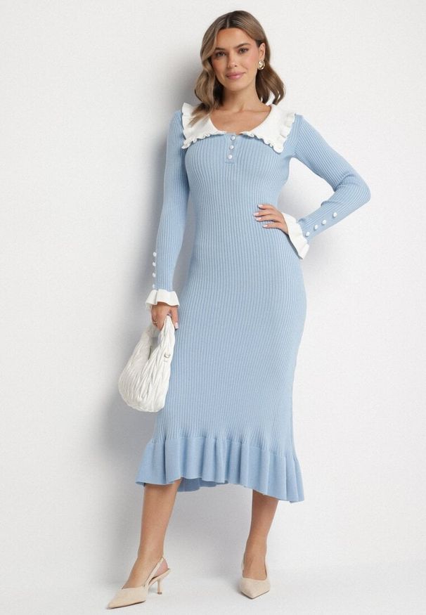Born2be - Jasnoniebieska Dzianinowa Sukienka Retro z Wiskozą z Kołnierzykiem i Falbanami Hanlira. Okazja: na co dzień. Kolor: niebieski. Materiał: dzianina, wiskoza. Styl: retro