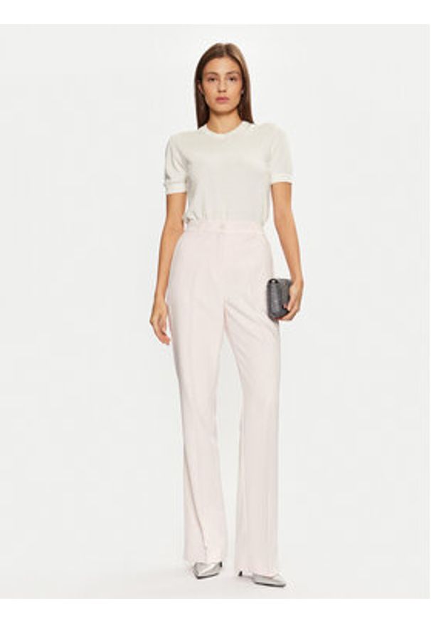 Guess Spodnie materiałowe W4YB30 WFWX2 Różowy Regular Fit. Kolor: różowy. Materiał: syntetyk