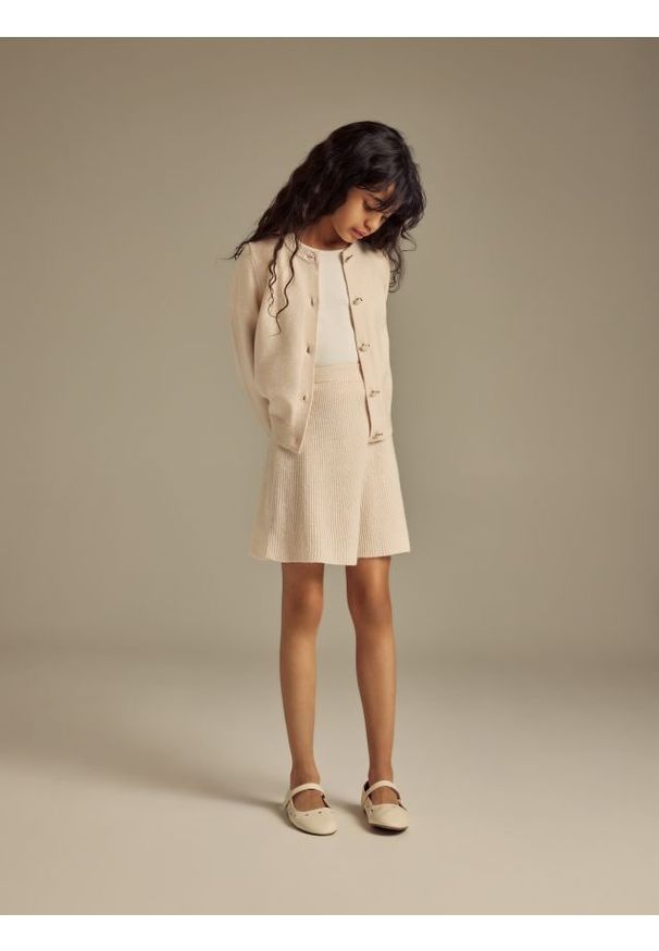 Reserved - Dzianinowa spódnica - kremowy. Kolor: kremowy. Materiał: dzianina