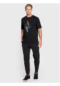 skechers - Skechers T-Shirt Recharge MTS344 Czarny Regular Fit. Kolor: czarny. Materiał: bawełna #4