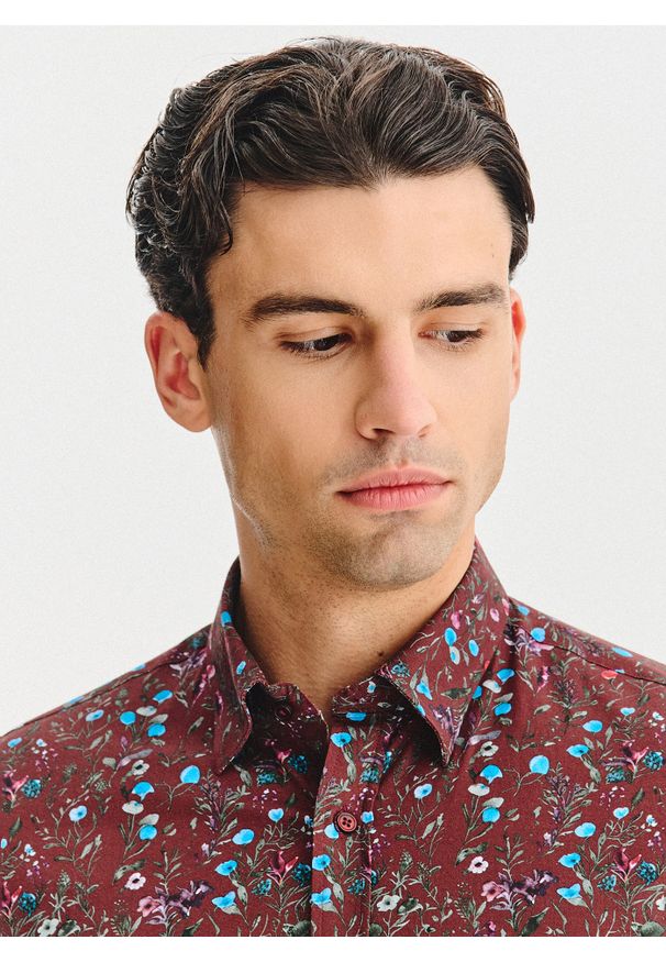 Pako Lorente - PAKO LORENTE – Bordowa koszula w kwiaty. Kolor: czerwony. Materiał: elastan, bawełna. Długość rękawa: długi rękaw. Długość: długie. Wzór: kwiaty