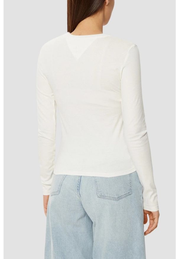 Tommy Jeans - TOMMY JEANS Biały damski longsleeve. Kolor: biały. Długość rękawa: długi rękaw