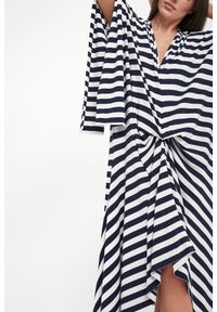 MMC STUDIO - Sukienka midi w paski Marina MMC. Wzór: paski. Długość: midi #3