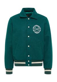 Lee - LEE VARSITY JACKET MĘSKA KURTKA PRZEJŚCIOWA LOGO NADRUK ESMERALDA L87TDB96. Wzór: nadruk