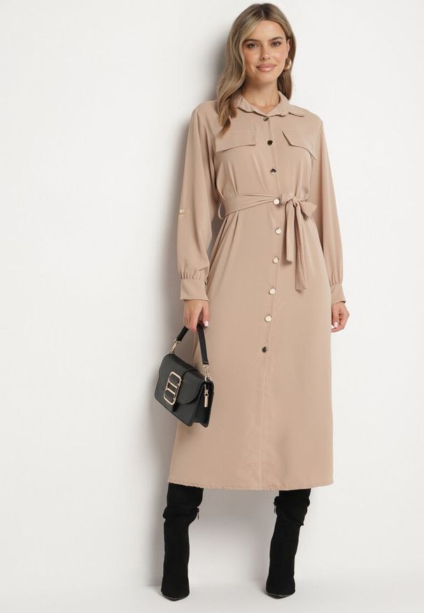 Born2be - Beżowa Koszulowa Sukienka z Podpinanymi Rękawami i Dodatkowym Wiązanym Paskiem Ivandria. Okazja: na co dzień. Kolor: beżowy. Typ sukienki: koszulowe. Styl: klasyczny, casual