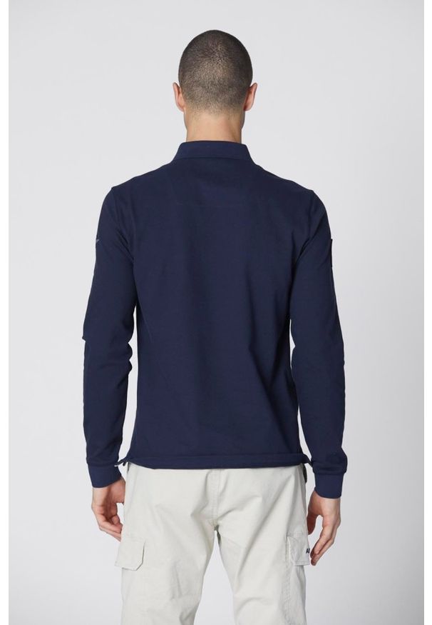 Aeronautica Militare - AERONAUTICA MILITARE Granatowe męskie polo z długim rękawem Piqué, Rozmiar M. Typ kołnierza: polo. Kolor: niebieski. Długość rękawa: długi rękaw. Długość: długie