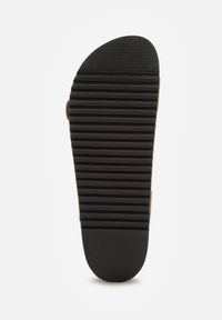 Born2be - Jasnobrązowe Klasyczne Klapki z Zamszu Naturalnego z Paskami z Klamrami z Regulacją Realie. Okazja: na co dzień. Kolor: brązowy. Materiał: zamsz. Wzór: paski. Styl: klasyczny #7