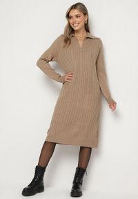 Born2be - Beżowa Sweterkowa Sukienka Pudełkowa z Bawełną i Wełną Ozdobiona Suwakiem Reimia. Okazja: na co dzień. Kolor: beżowy. Materiał: wełna, bawełna. Wzór: aplikacja. Styl: casual, klasyczny #3