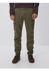 Reserved - Spodnie cargo slim fit - ciemnozielony. Kolor: zielony. Materiał: tkanina, bawełna