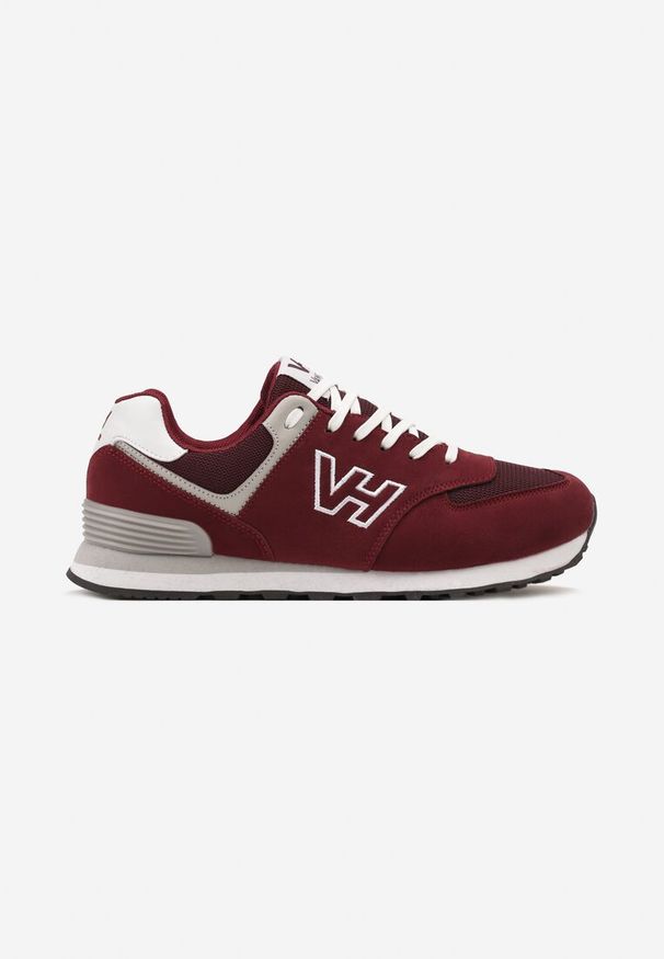 Renee - Bordowe Buty Sportowe z Imitacji Zamszu z Naszywką Lysadna. Kolor: czerwony. Materiał: zamsz. Wzór: aplikacja