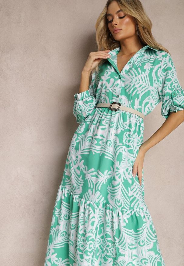 Renee - Zielona Rozkloszowana Sukienka Długa z Falbanką w Ornamentalny Print Naraoda. Kolor: zielony. Materiał: tkanina. Wzór: nadruk. Długość: maxi