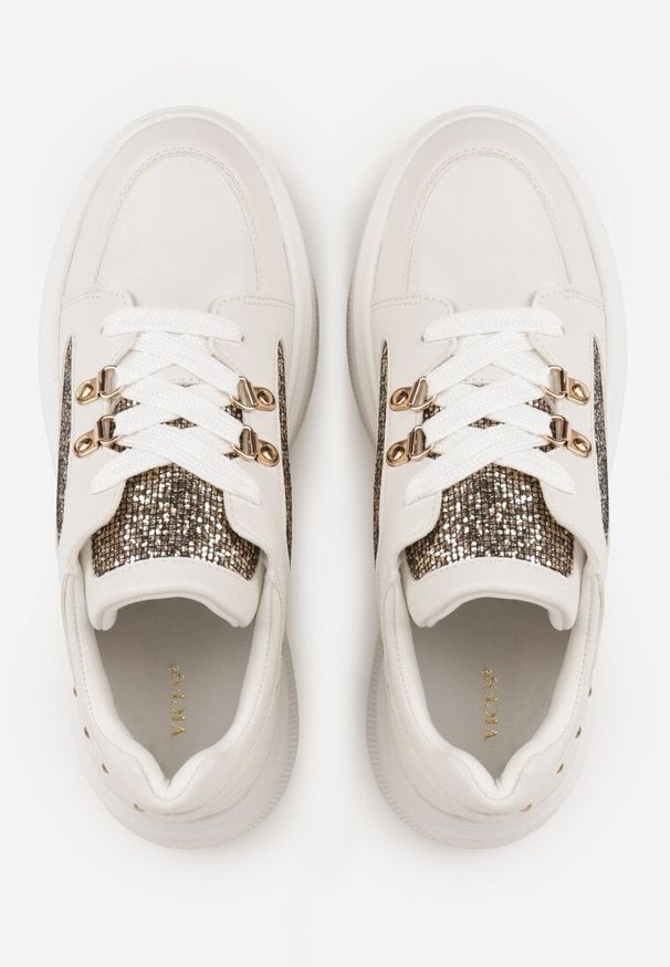Renee - Białe Sneakersy VICES na Koturnie z Brokatowymi Wstawkami Morinatea. Okazja: na co dzień. Kolor: biały. Materiał: jeans. Wzór: aplikacja. Sezon: lato. Obcas: na koturnie