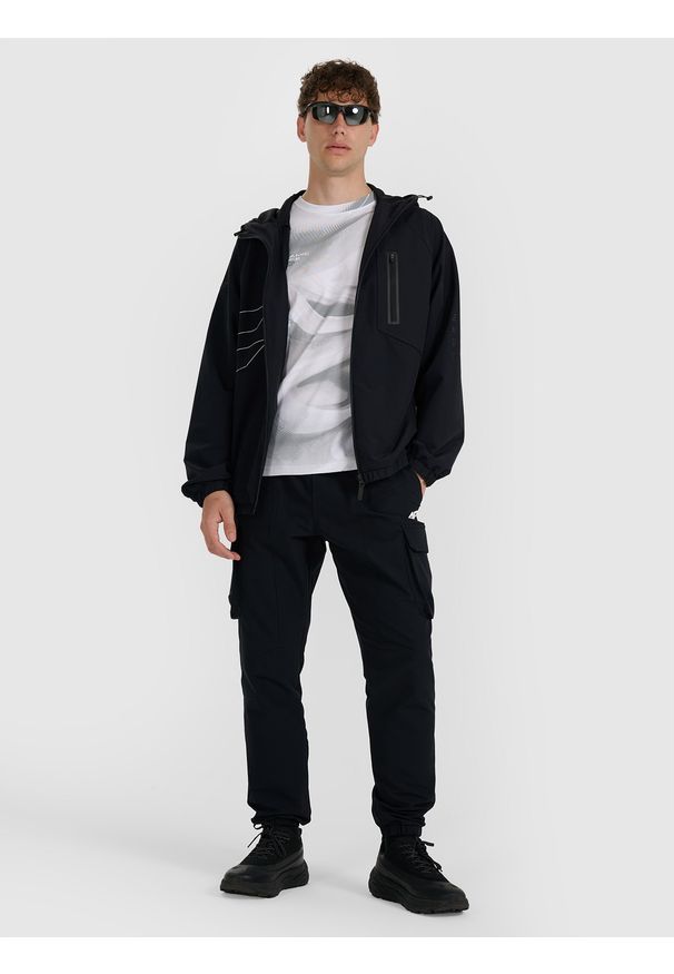 4f - 4F Kurtka przejściowa męska - czarna XL. Okazja: na co dzień. Typ kołnierza: kaptur. Kolor: czarny. Materiał: nylon, elastan, materiał. Styl: casual, elegancki