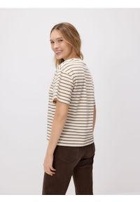 Reserved - Bawełniany t-shirt w paski - kremowy. Kolor: kremowy. Materiał: bawełna. Wzór: paski #1