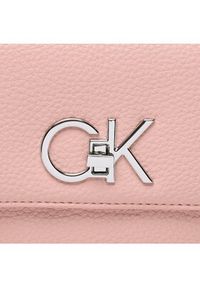 Calvin Klein Torebka Re-Lock Camera Bag With Flap Pbl K60K609397 Różowy. Kolor: różowy. Materiał: skórzane #4