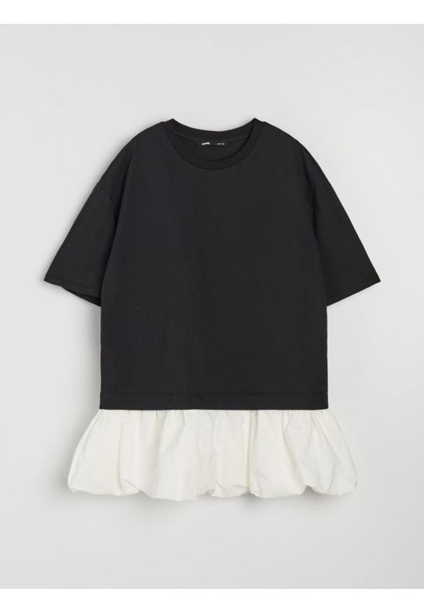 Sinsay - Bawełniana bluzka z krótkim rękawem z kontrastową falbaną u dołu - czarny. Kolor: czarny. Materiał: bawełna. Długość rękawa: krótki rękaw. Długość: krótkie