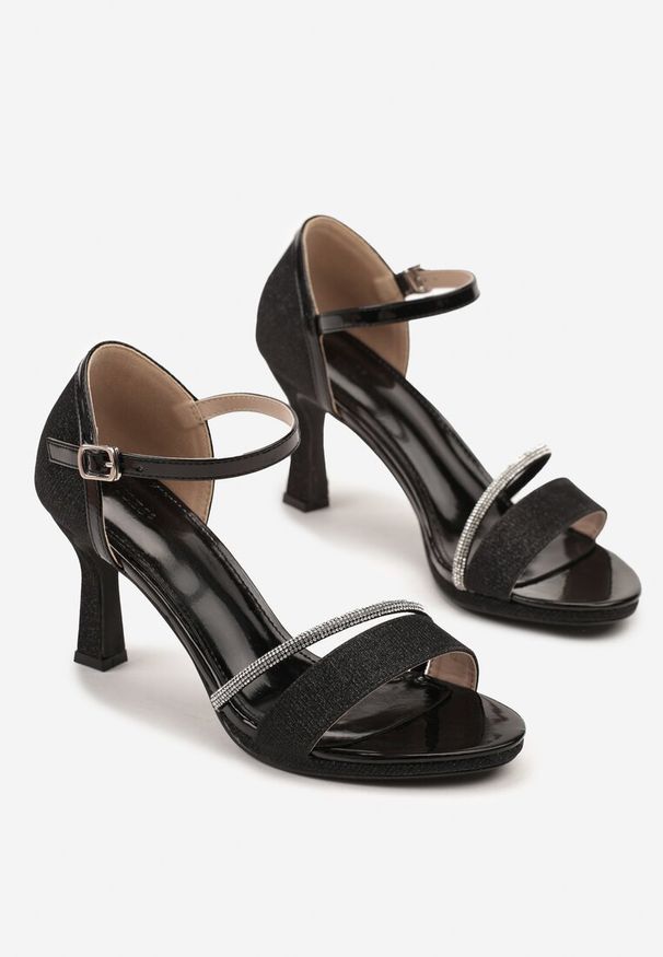 Born2be - Czarne Sandały na Szpilce Vices z Brokatem i Cyrkoniami Oviessae. Zapięcie: sprzączka. Kolor: czarny. Wzór: aplikacja. Obcas: na szpilce. Wysokość obcasa: średni