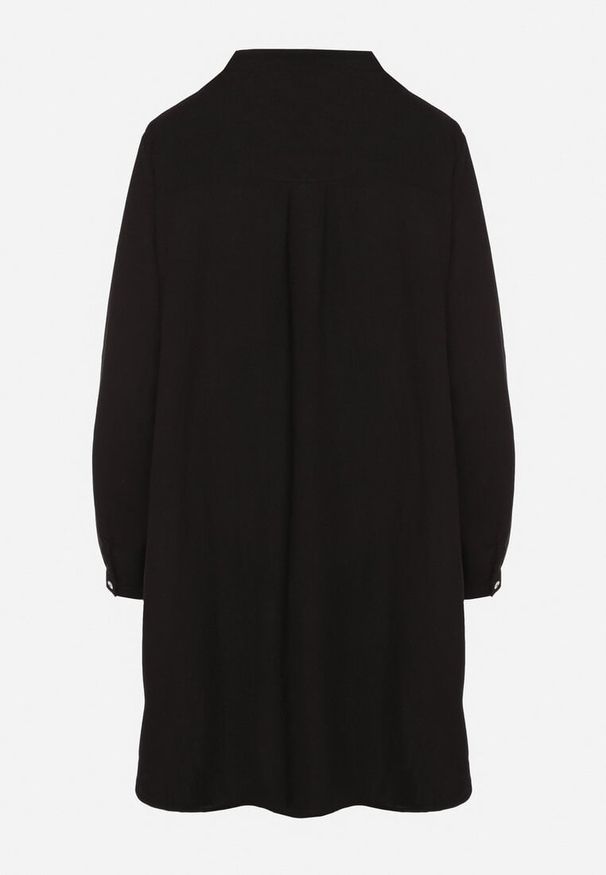 Born2be - Czarna Sukienka Oversize z Bawełny o Prostym Kroju Koszulowym Elanistra. Okazja: na co dzień. Kolor: czarny. Materiał: bawełna. Typ sukienki: oversize, koszulowe, proste. Styl: casual, elegancki