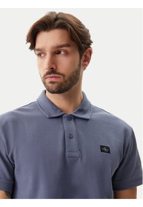 Calvin Klein Jeans Polo J30J327040 Niebieski Regular Fit. Typ kołnierza: polo. Kolor: niebieski. Materiał: bawełna