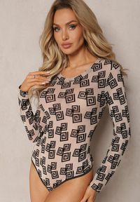 Renee - Ciemnobeżowe Body z Siateczki w Geometryczny Print Loreali. Kolor: beżowy. Długość rękawa: długi rękaw. Długość: długie. Wzór: geometria, nadruk. Styl: elegancki #3