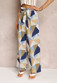 Renee - Niebieskie Spodnie Thaelene. Okazja: na co dzień. Kolor: niebieski. Materiał: materiał. Długość: długie. Wzór: aplikacja, kolorowy. Styl: casual #4