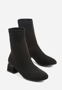 Renee - Czarne Eleganckie Botki VICES Skarpetkowe z Imitacji Zamszu na Klocku z Metalicznym Zdobieniem Rivite. Okazja: na co dzień. Zapięcie: zamek. Kolor: czarny. Materiał: zamsz. Wzór: aplikacja. Obcas: na obcasie. Styl: elegancki. Wysokość obcasa: średni #3