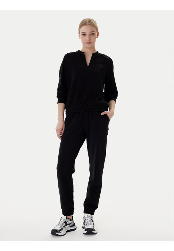 EA7 Emporio Armani Dres 7W000976 AF12501 UC001 Czarny Regular Fit. Kolor: czarny. Materiał: syntetyk