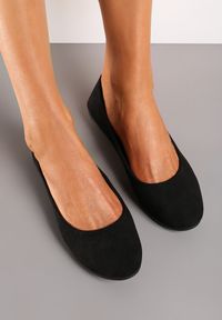 Renee - Czarne Balerinki Gibbs. Nosek buta: okrągły. Zapięcie: bez zapięcia. Kolor: czarny. Materiał: materiał. Obcas: na płaskiej podeszwie. Styl: klasyczny, elegancki #1