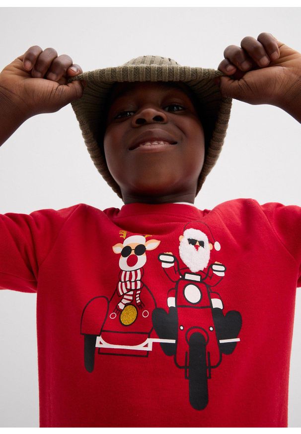 bonprix - Bluza z motywem bożonarodzeniowym, z czystej bawełny organicznej. Kolor: czerwony. Materiał: bawełna
