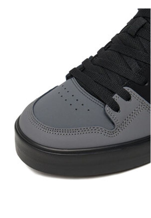 DC Shoes Sneakersy EO-PURE DC01782028 Szary. Kolor: szary. Materiał: nubuk, skóra