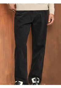 Sinsay - Jeansy loose fit - czarny. Kolor: czarny. Materiał: jeans